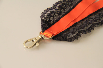 Umhängeband mit Wäschespitze | Lanyards | Satin | orange-schwarz