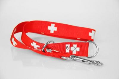 Kombi-Kurzleine SWISS | Schweizer Kreuz | 30 mm Breite | 50 cm - 90 cm Längenverstellbar | Kurzführer mit 2D-Ringen zum Leinen-kombinieren | weiches PA