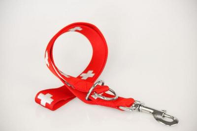 Kombi-Kurzleine SWISS | Schweizer Kreuz | 30 mm Breite | 50 cm - 90 cm Längenverstellbar | Kurzführer mit 2D-Ringen zum Leinen-kombinieren | weiches PA Kombi-Kurzleine SWISS | Schweizer Kreuz | 30 mm Breite | 50 cm - 90 cm Längenverstellbar | Kurzführer mit 2D-Ringen zum Leinen-kombinieren | weiches PA