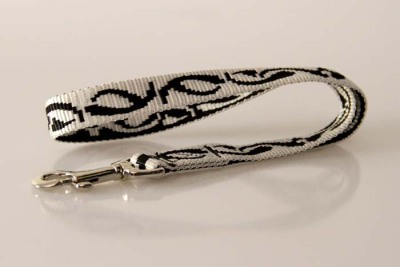 Kurzleine Keltik | 15 mm Breite | 45 cm große Schlaufe | Weiches PA (Nylon) | Zweiseitiges Motivband Kurzleine Keltik | 15 mm Breite | 45 cm große Schlaufe | Weiches PA (Nylon) | Zweiseitiges Motivband