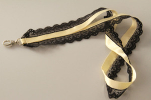 Umhängeband mit Spitze | Satin Champagner-Schwarz | 35 mm breit | 50 lang | Lanyards