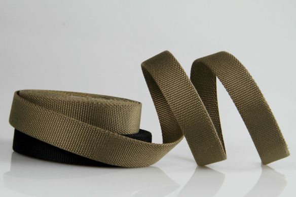 Gürtelware aus PES | Meterware | 32 mm Breite | Farbauswahl | weiche Haptik | Reißfest | 2,7 mm Stärke