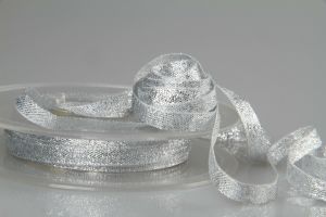 Bouclé-Band mit Lurexkante in Gold oder Silber | Aufhängerband | 7 mm Breite | 25 m Rollenware | OEKO-TEX® STANDARD 100