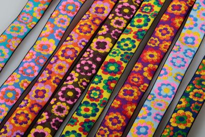 Borte | Retroflowers Jacquardband | 0,5 m - 1 m | 20 mm breit | Sommerkollektion 2026 | Farbauswahl | Made in Germany Borte | Retroflowers Jacquardband | 0,5 m - 1 m | 20 mm breit | Sommerkollektion 2026 | Farbauswahl | Made in Germany